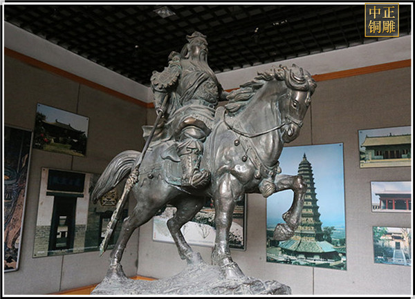 騎馬關(guān)公像.jpg 騎馬關(guān)公像.jpg